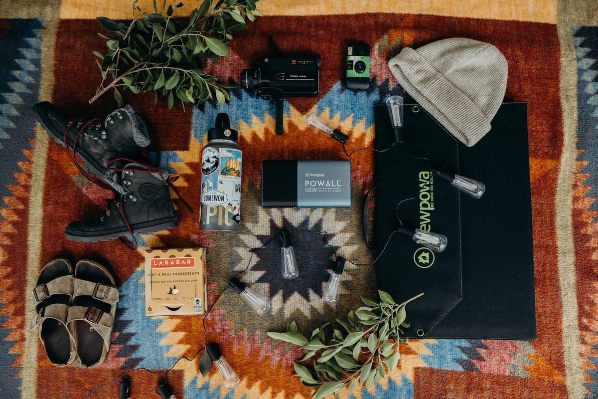 Unboxing Luggage on Instagram Live: The Travel Influencer’s Secret Weapon